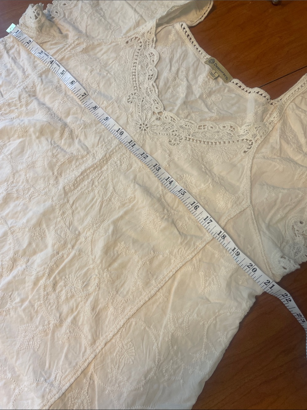 EUC Democracy Boho Cream embroidered Tunic size L - Picture 9 of 12